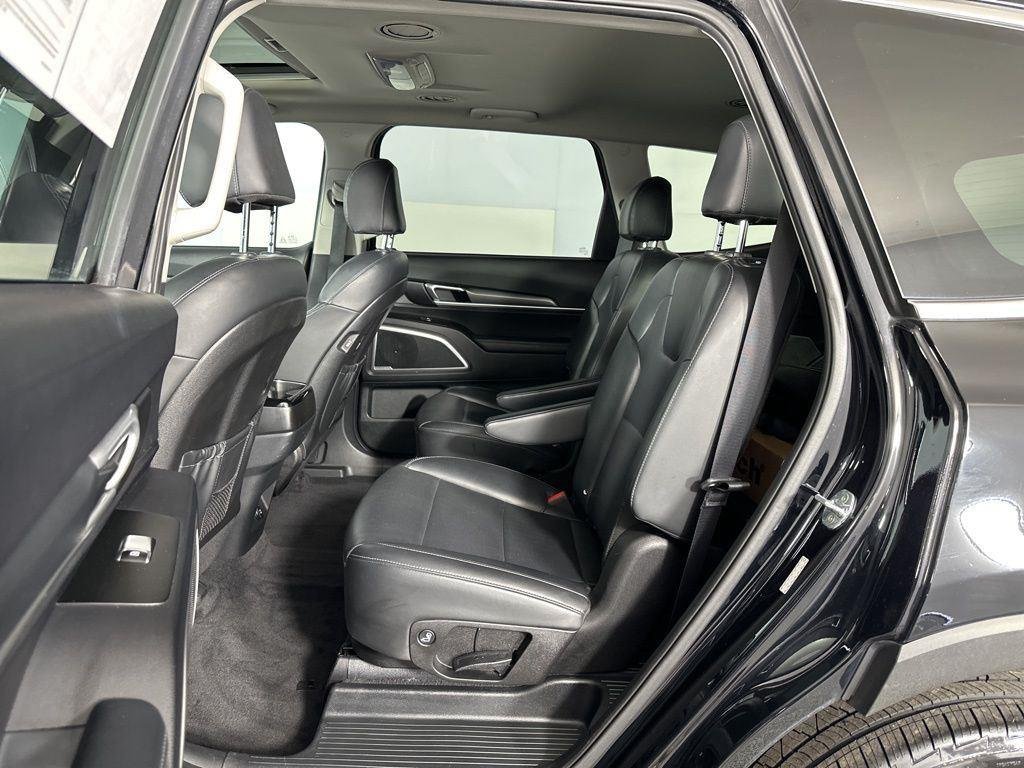 Used 2021 Ebony Black Kia S image 27