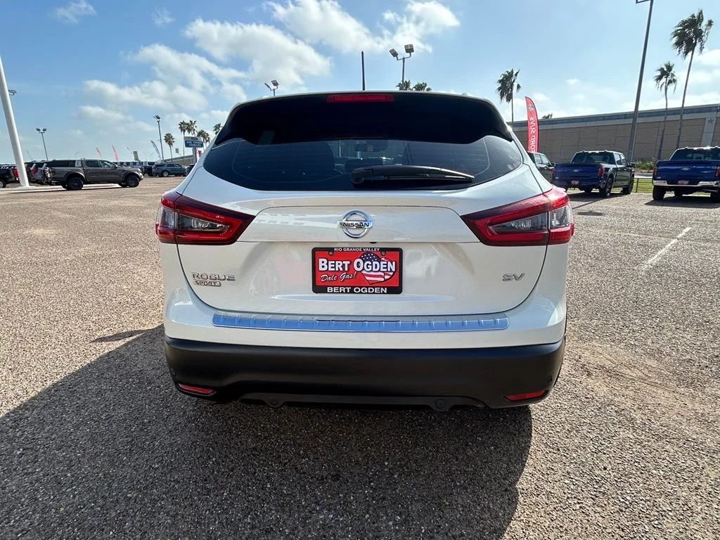 Used 2021 White Nissan SV image 5