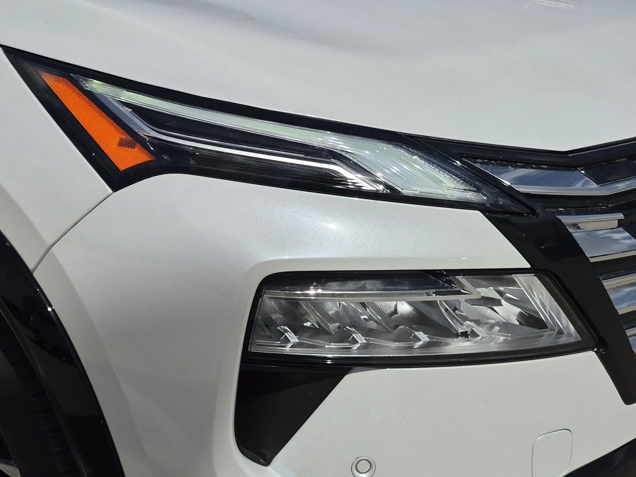 Used 2026 Everest White Pearl Tricoat Nissan Platinum image 10