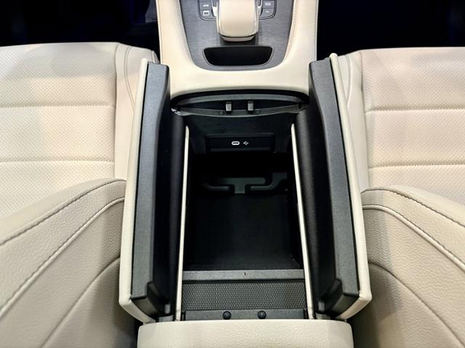 New 2026 Selenite Grey Metallic Mercedes-Benz  image 45