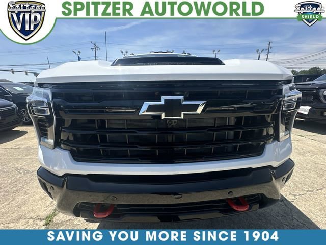 New 2026 Summit White Chevrolet LT image 32