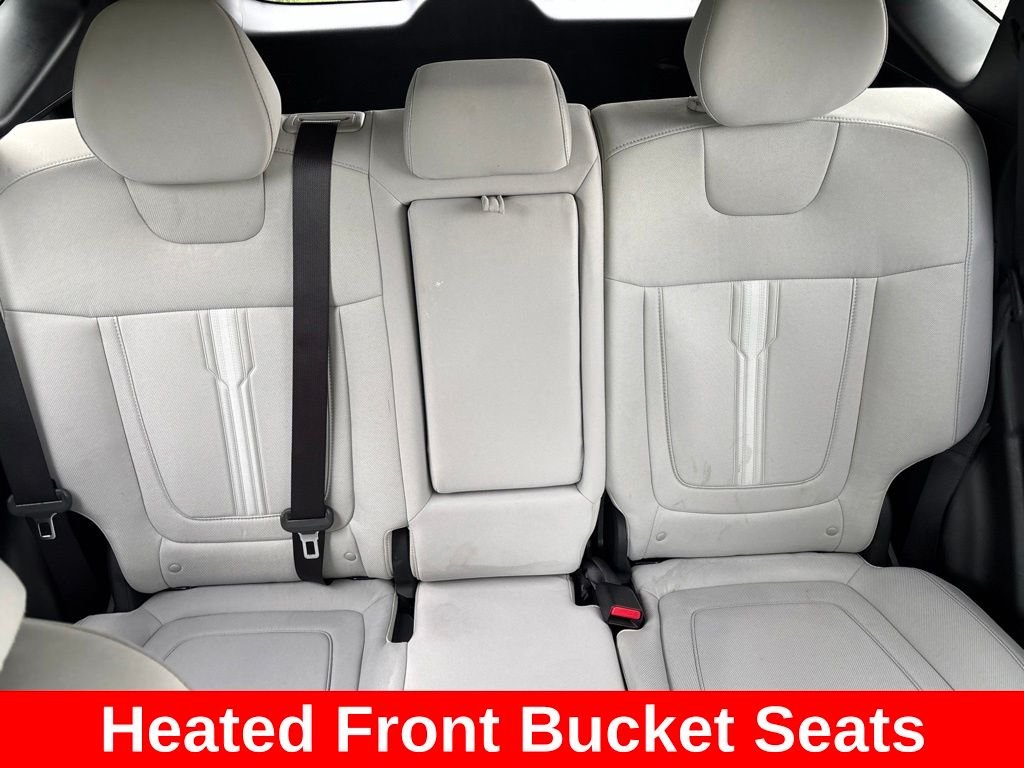Used 2025 White Hyundai SEL image 16