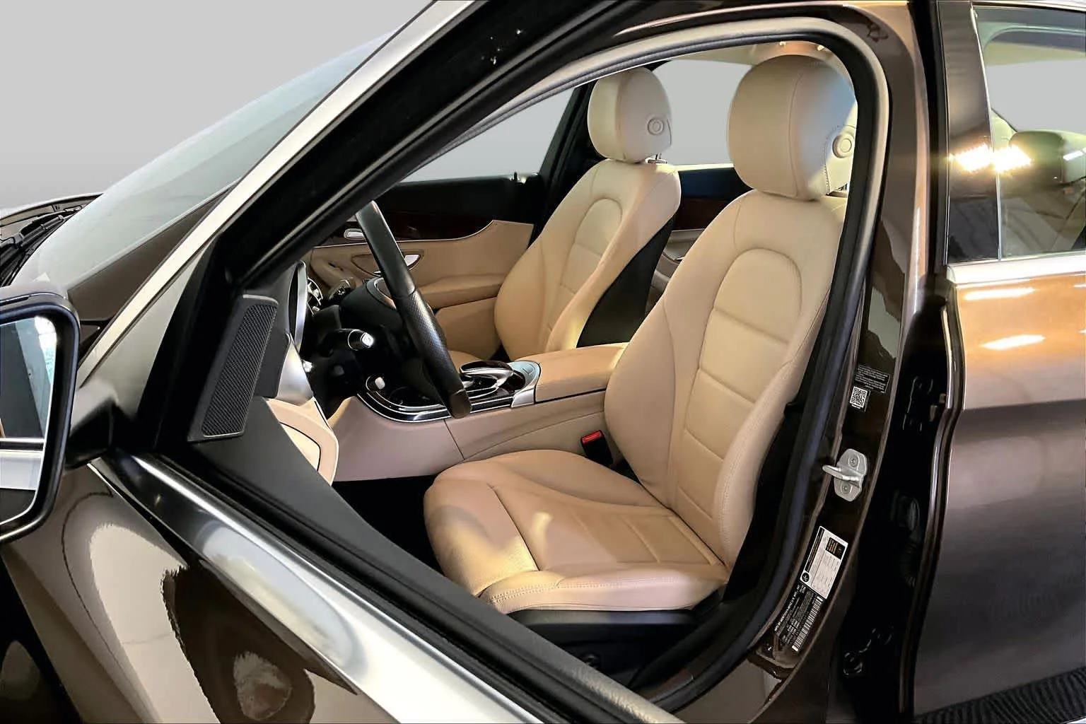 Used 2015 Dakota Brown Metallic Mercedes-Benz C 300 image 9