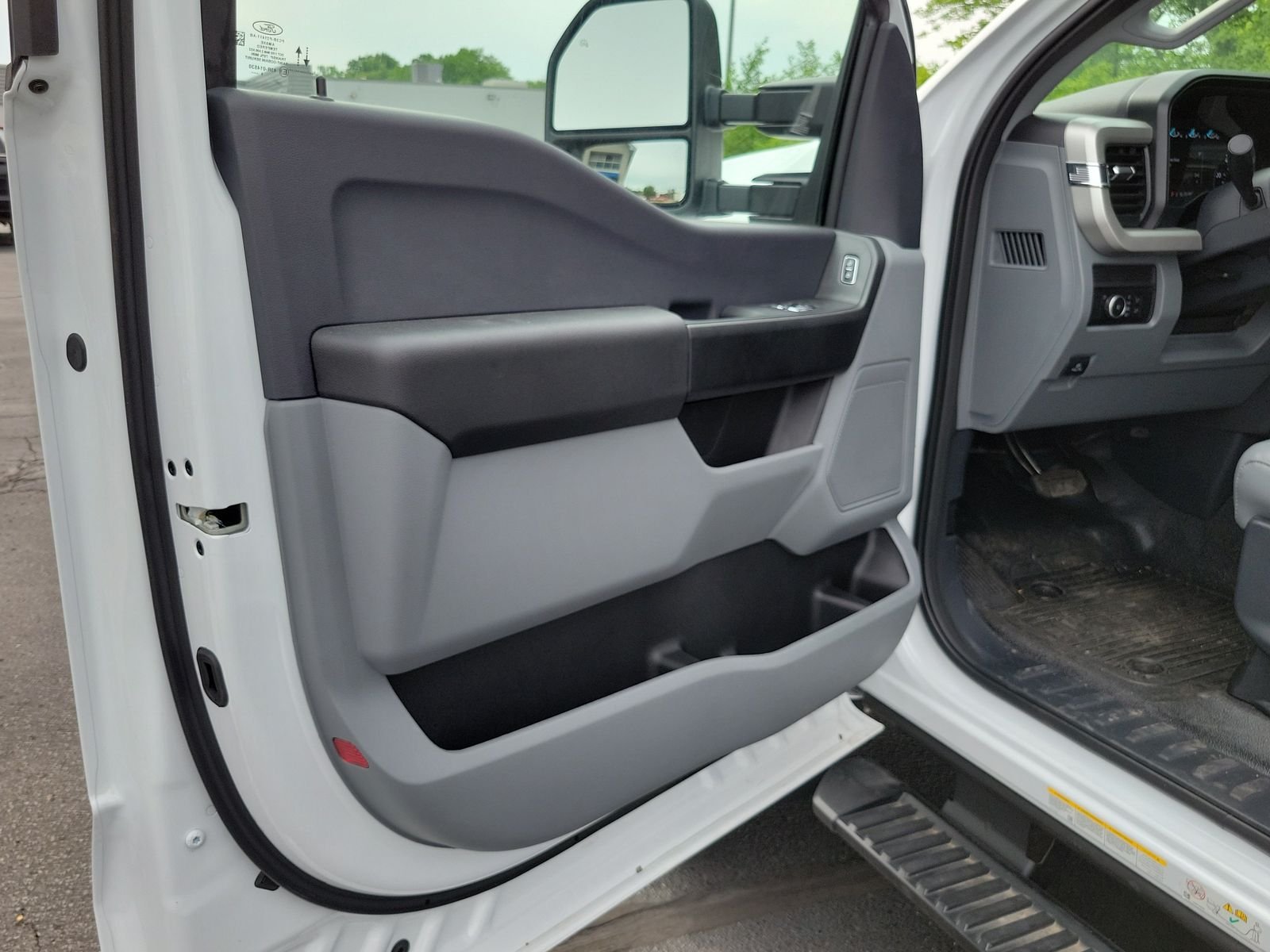 New 2026 Oxford White Ford F-450® XL image 39