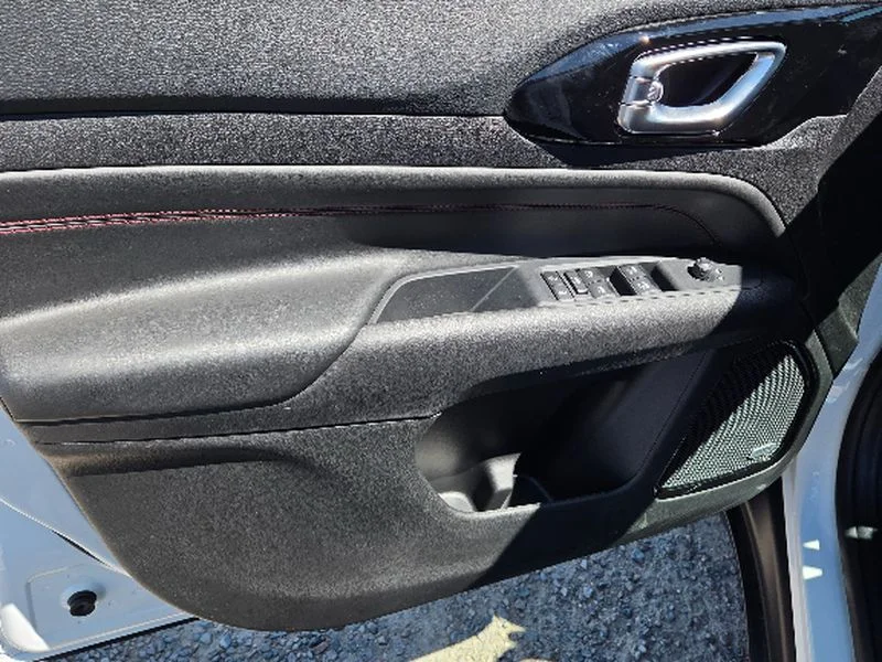 New 2026 Bright White Clear-Coat Exterior Paint Jeep Trailhawk image 16
