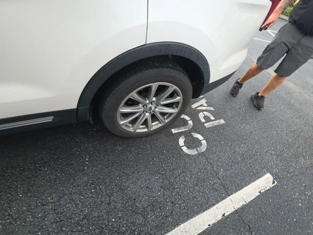 Used 2017 White Ford Limited image 4