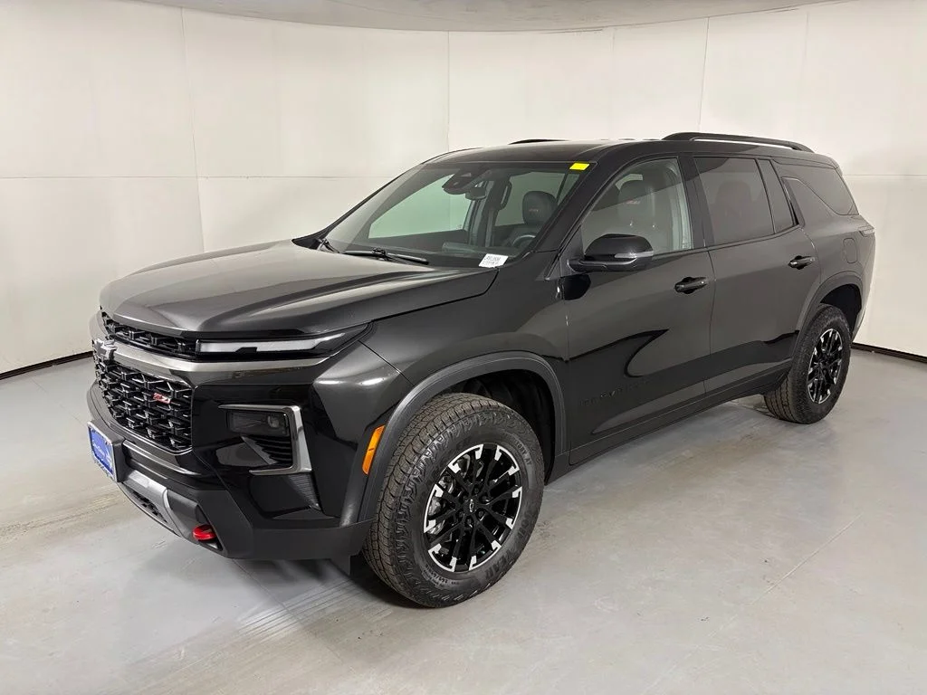Used 2025 Black Chevrolet Z71 image 4