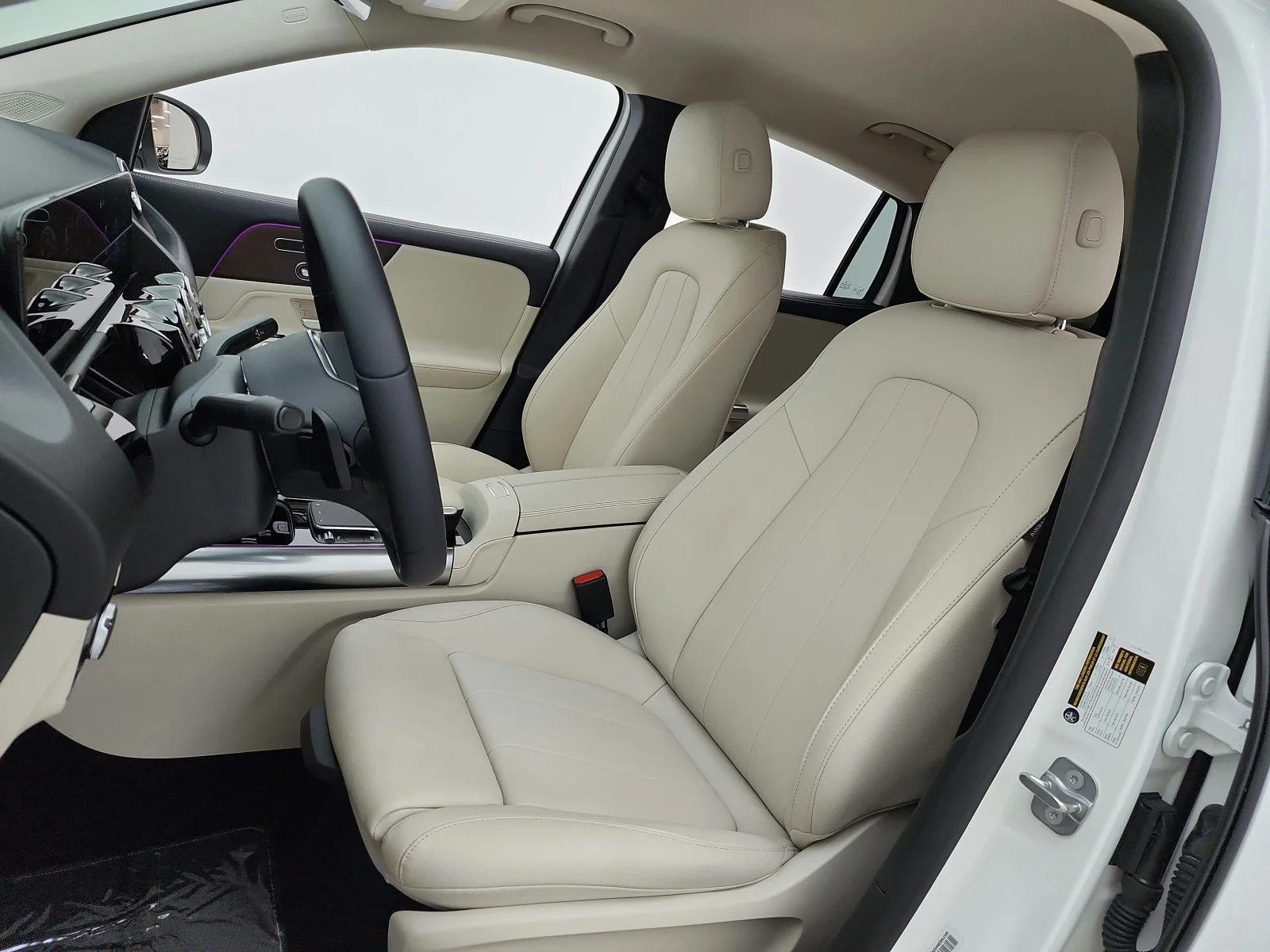 Certified Used 2023 Polar White Mercedes-Benz GLA 250 4MATIC® SUV image 10
