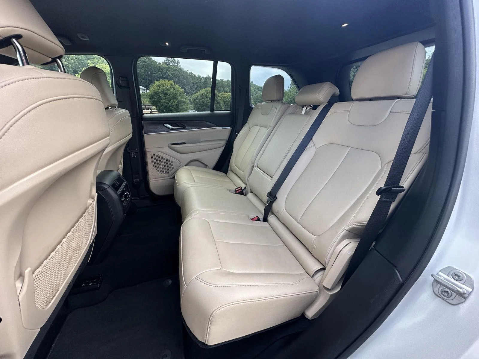 Used 2024 Bright White Clearcoat Jeep Limited image 11