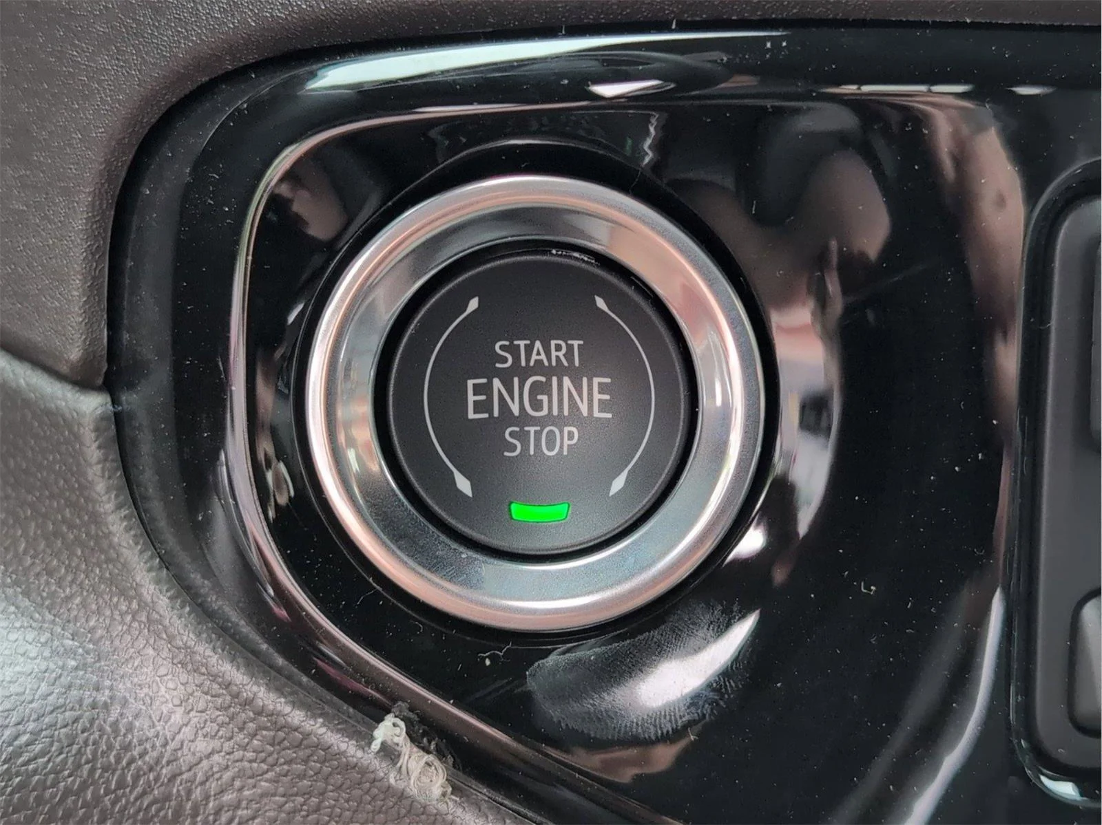 New 2026 Summit White GMC SLT image 9