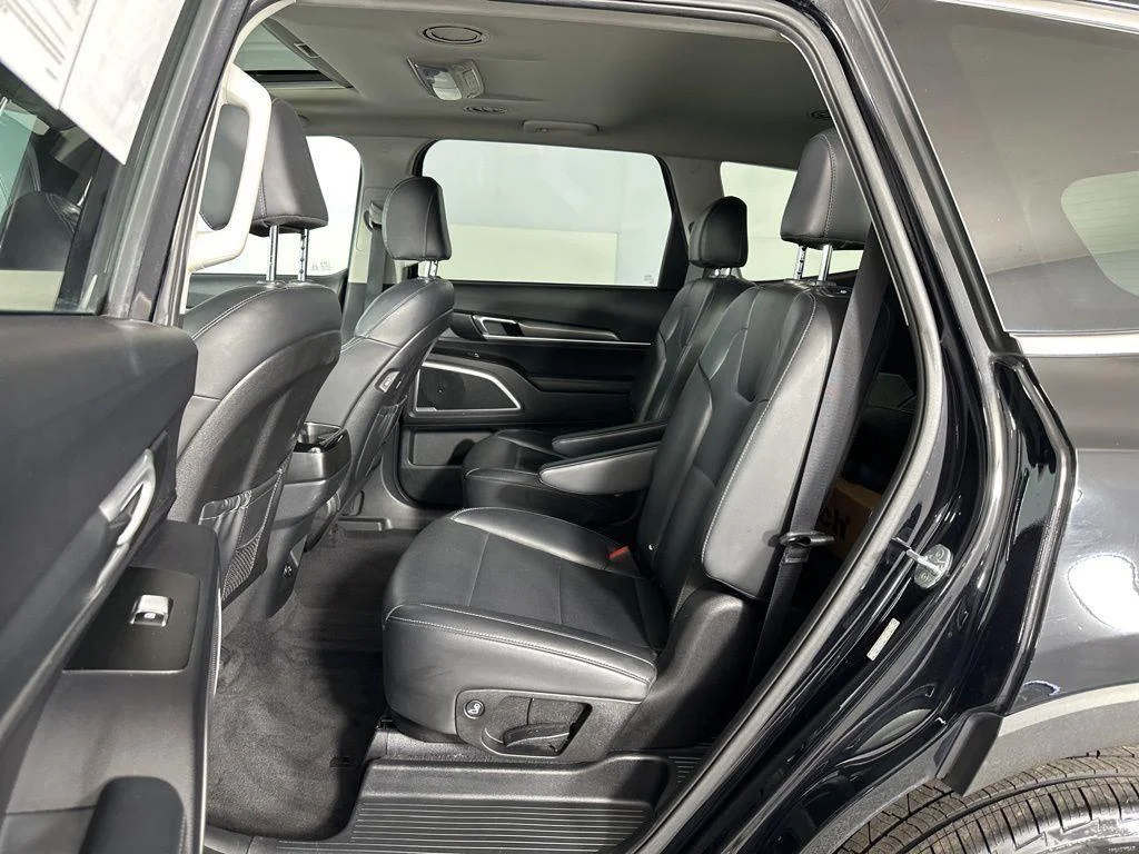 Used 2021 Ebony Black Kia S image 27