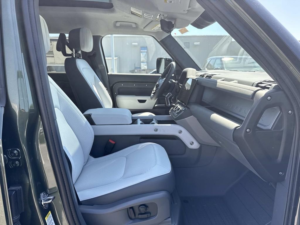 New 2026 Woolstone Green Land Rover X image 13