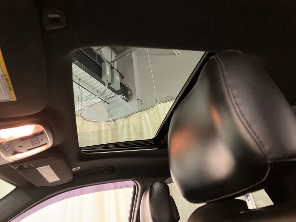Used 2018 DB Black Clearcoat Dodge R/T image 9