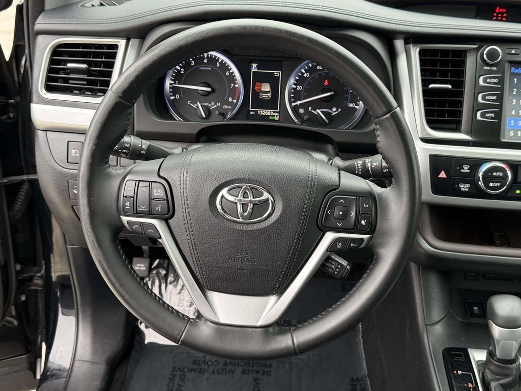 Used 2017 Black Toyota XLE image 18