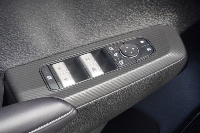 2025 Mitsubishi Outlander SE - Photo 17