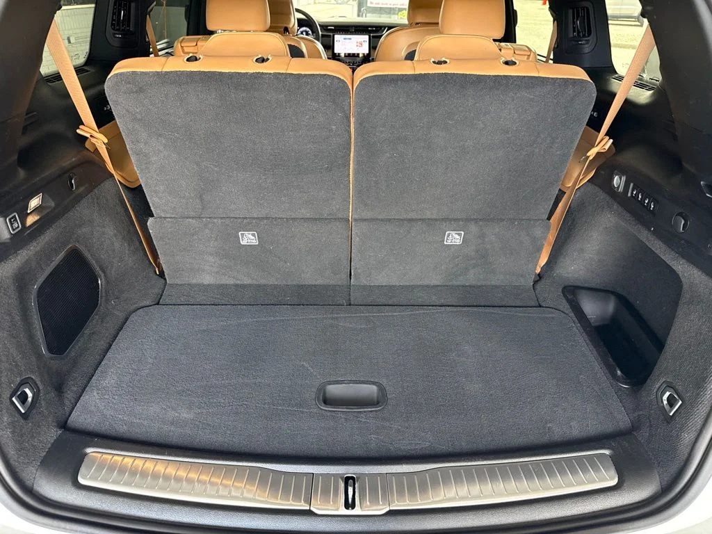 Used 2023 White Jeep Summit image 10