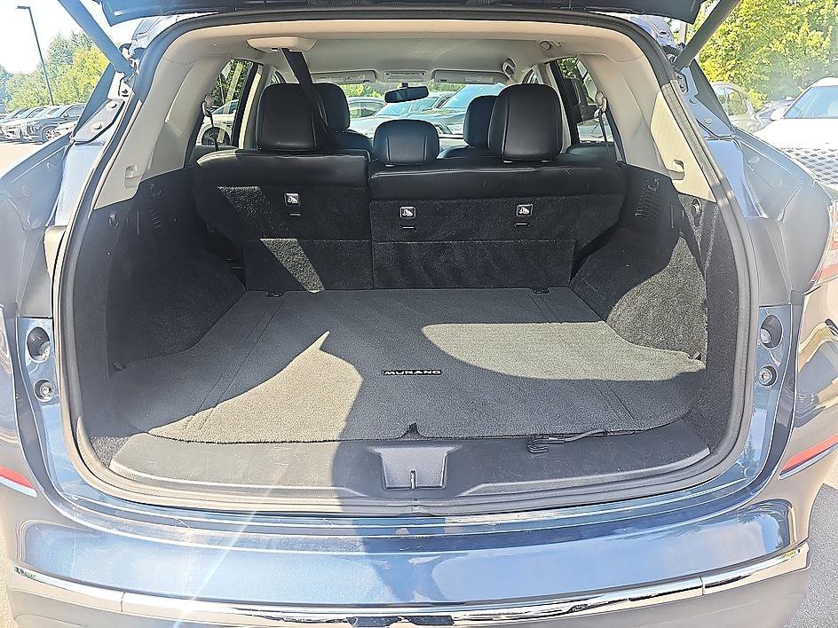 Used 2016 Arctic Blue Metallic Nissan SL image 32