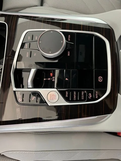 Used 2026 Skyscraper Grey Metallic BMW xDrive40i image 18