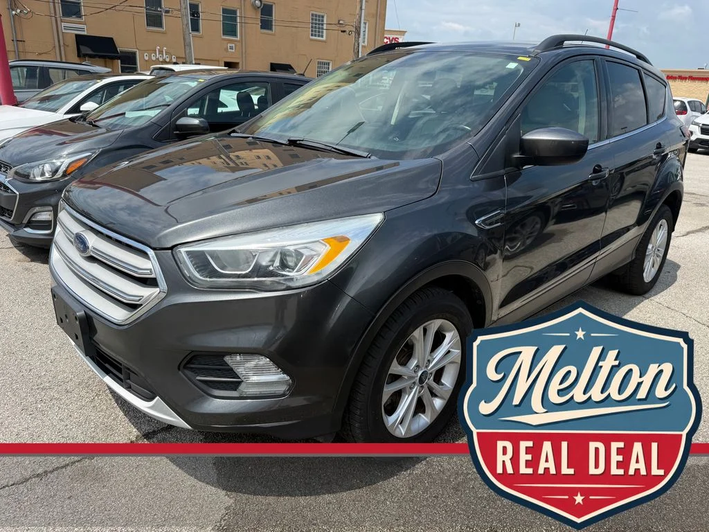 Used 2019 Gray Ford SEL image 1