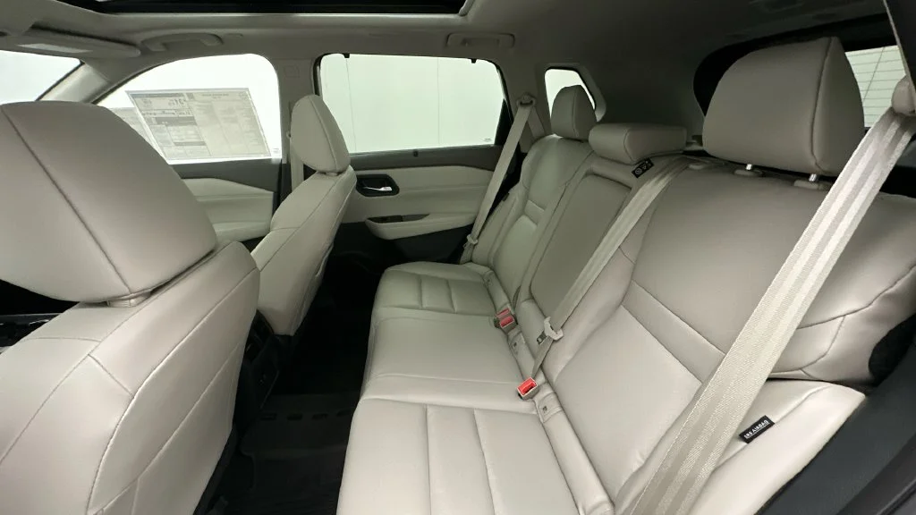 Used 2023 White Nissan SV image 10