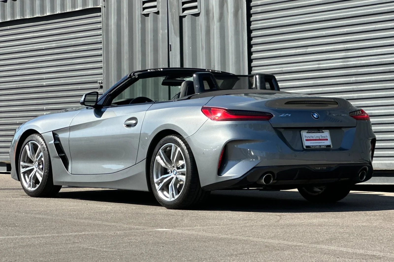 Used 2026 GREY BMW sDrive30i image 3