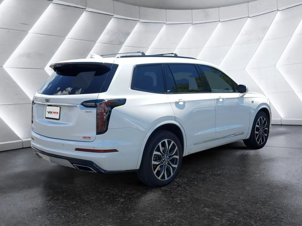 Used 2021 White Cadillac Sport image 4