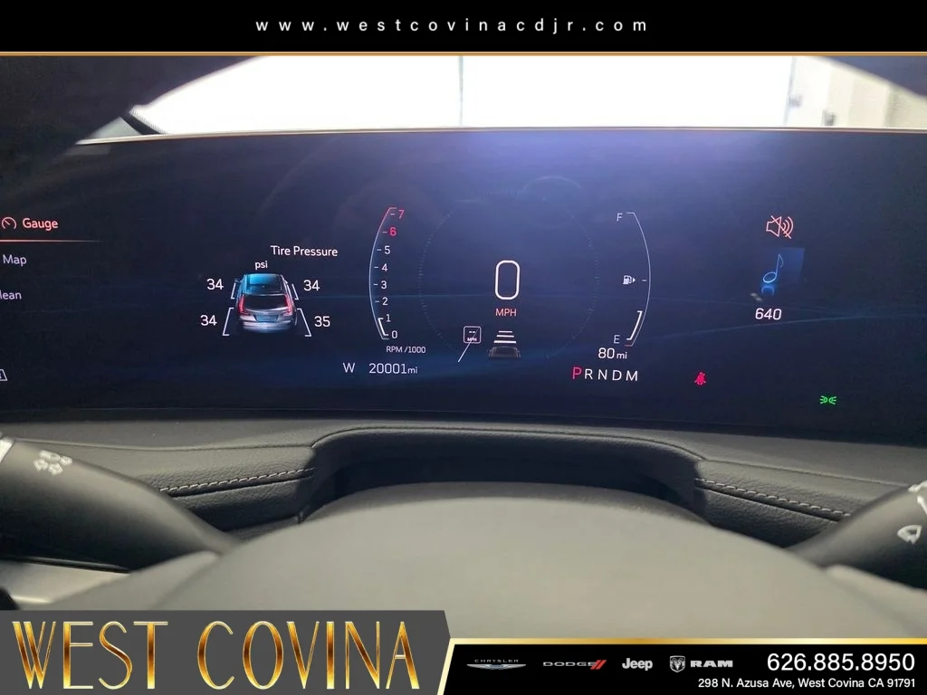 Used 2025 Black Cadillac Premium Luxury image 28
