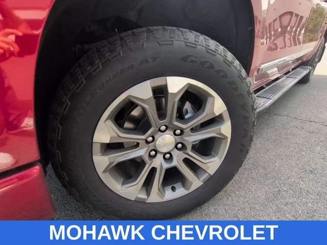 Used 2023 RADIANT RED TINTCOAT Chevrolet High Country image 7