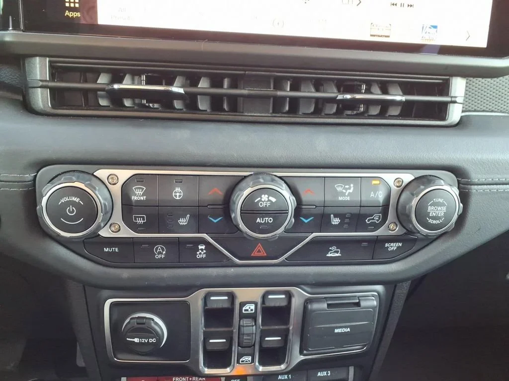 Used 2025 Red Jeep Rubicon image 17