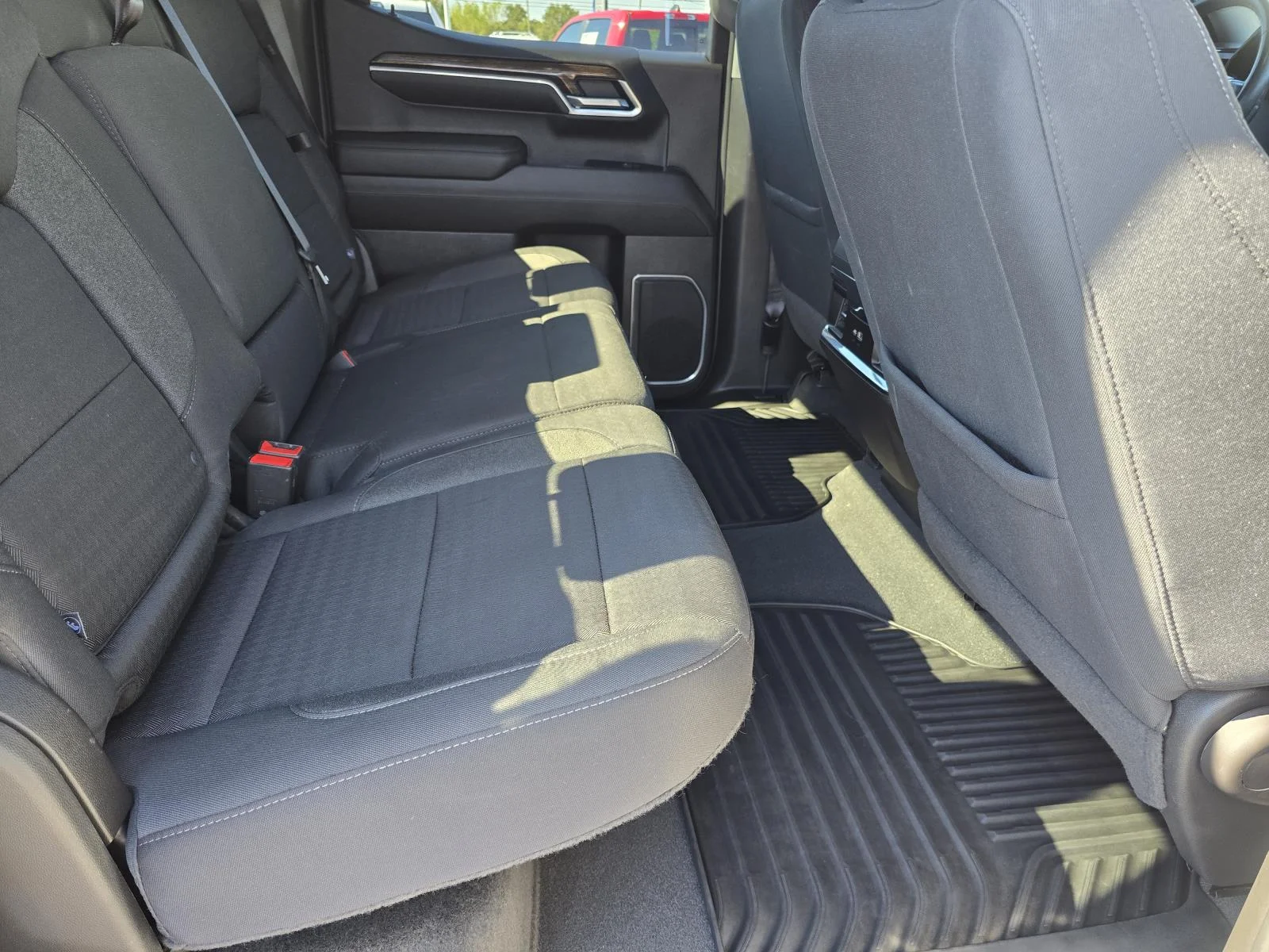 Used 2022 SUMMIT WHITE GMC Elevation image 19