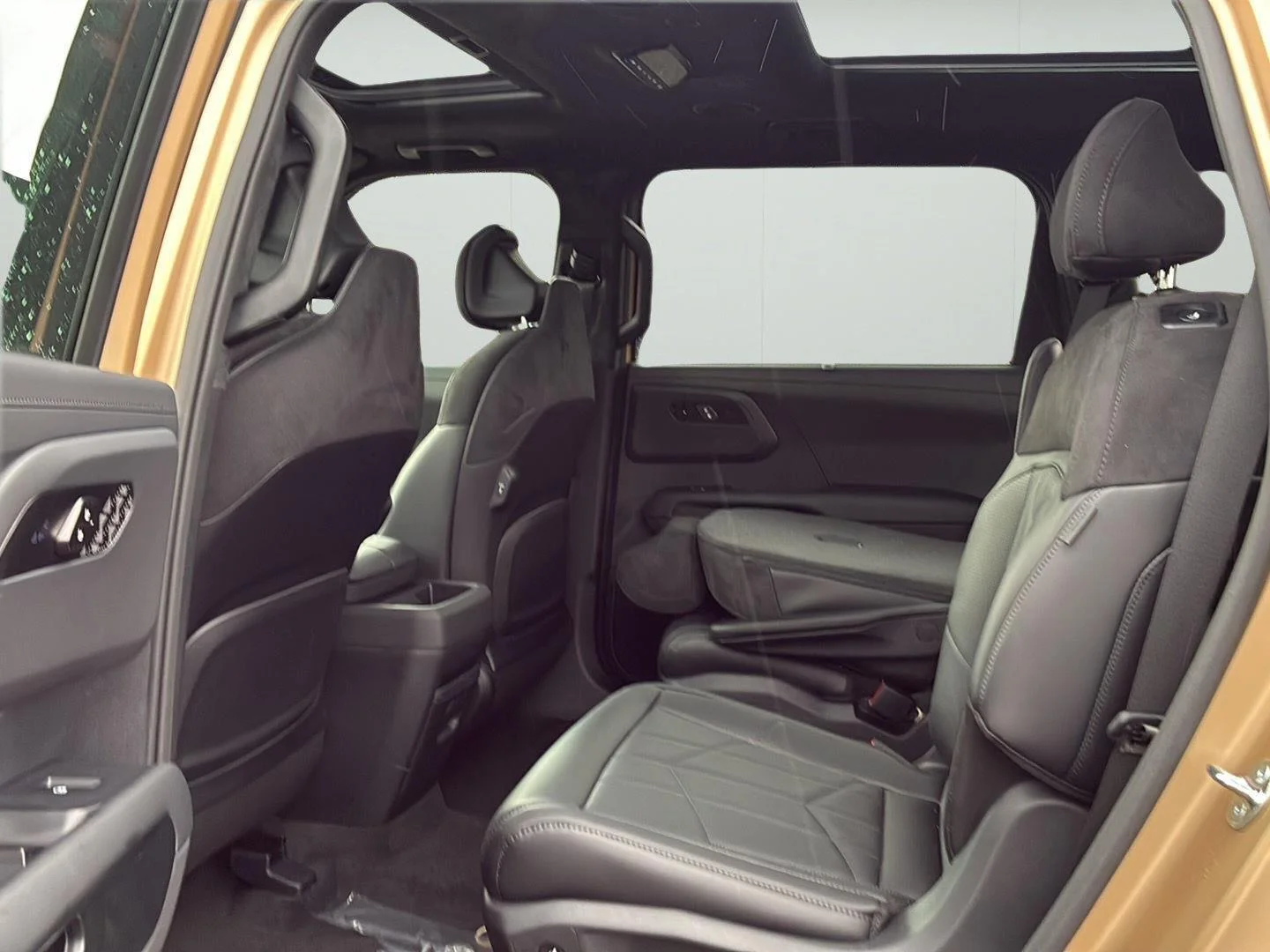 New 2027 Terrain Brown Matte Kia X-Pro SX-Prestige image 9