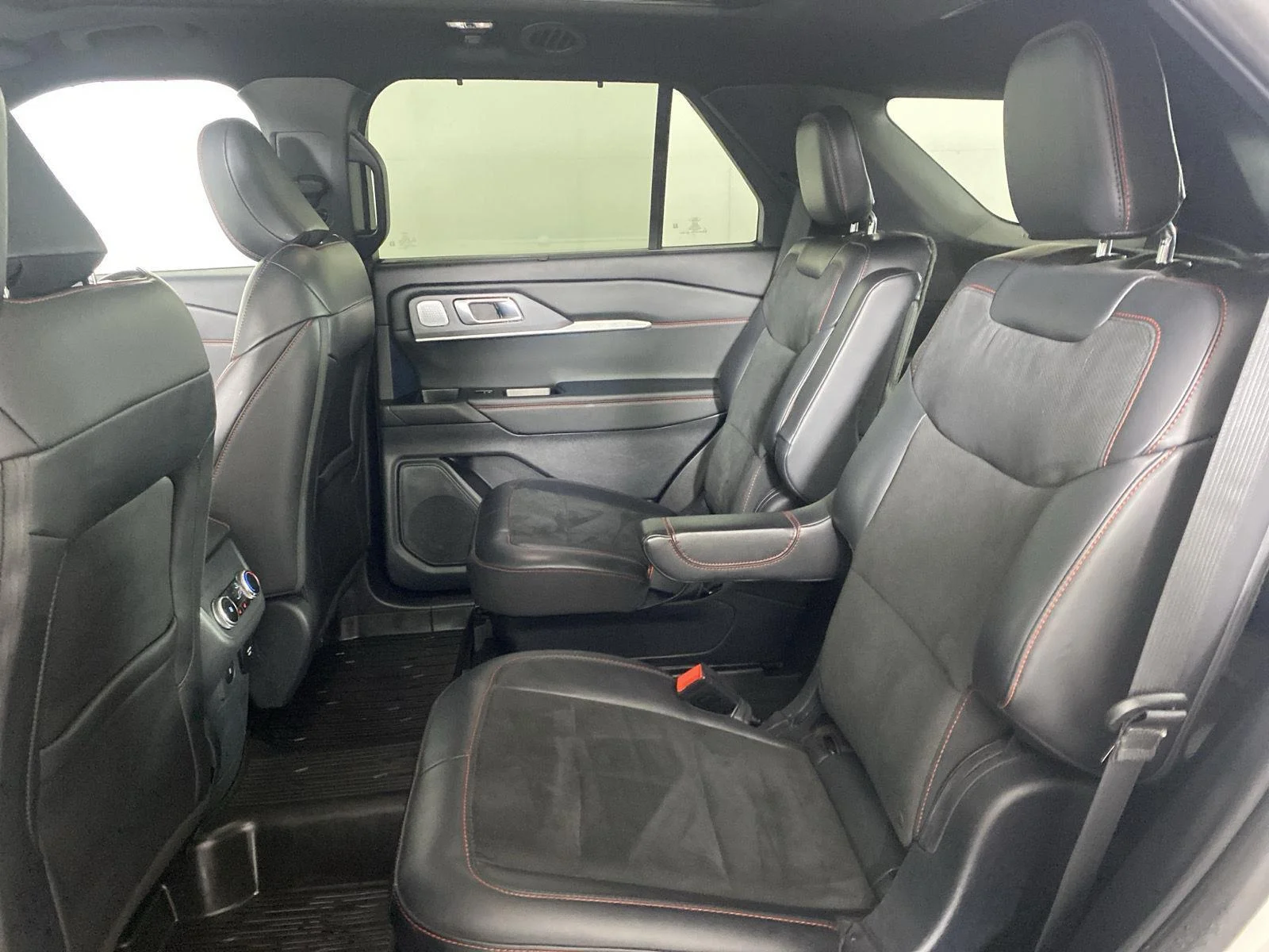 Used 2025 Star White Metallic Tri-Coat Ford ST image 28