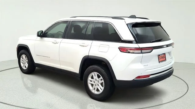 2023 Jeep Grand Cherokee Laredo - Photo 9