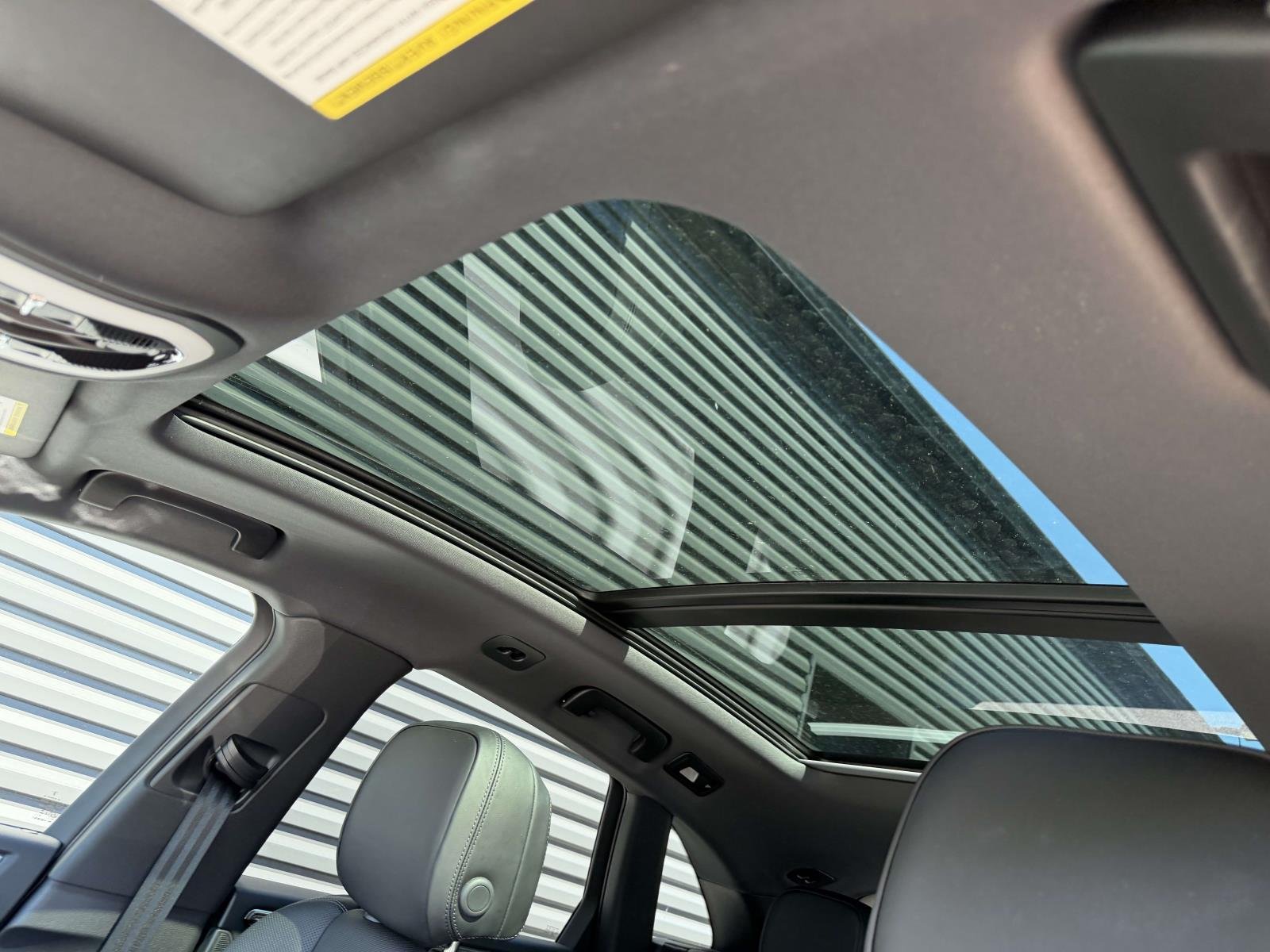 2026 Porsche Macan - Photo 18