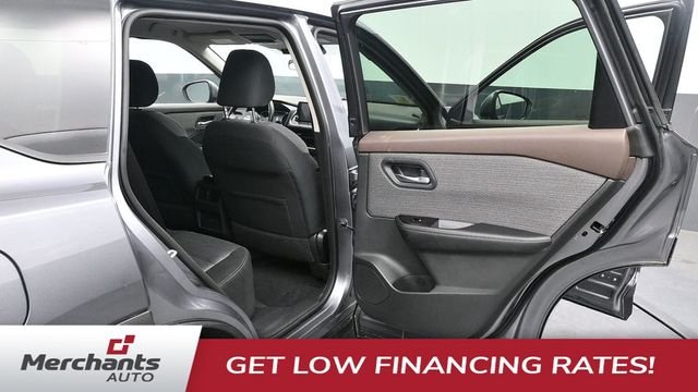 Used 2022 Gray Nissan SV image 17