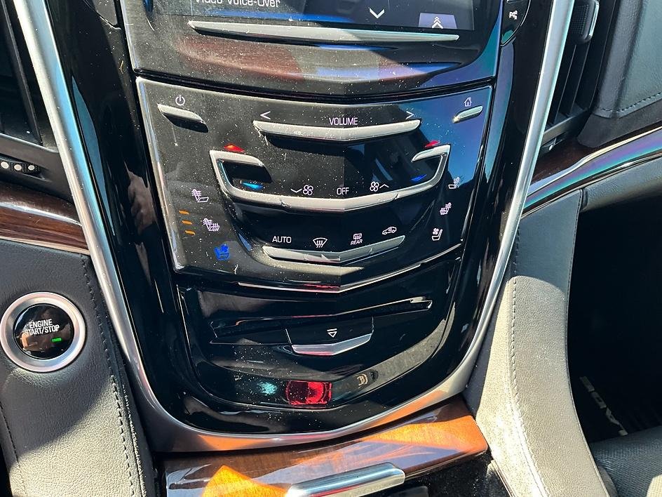 Used 2020 White Cadillac Luxury image 22