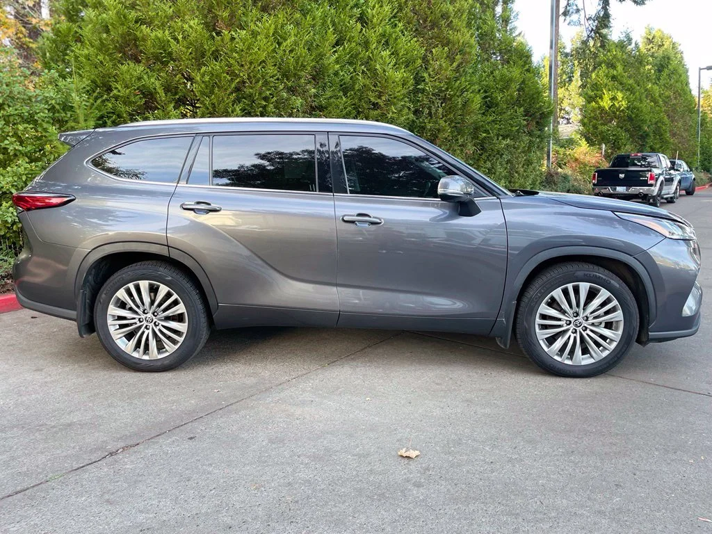 Used 2022 Magnetic Gray Metallic Toyota Platinum image 3