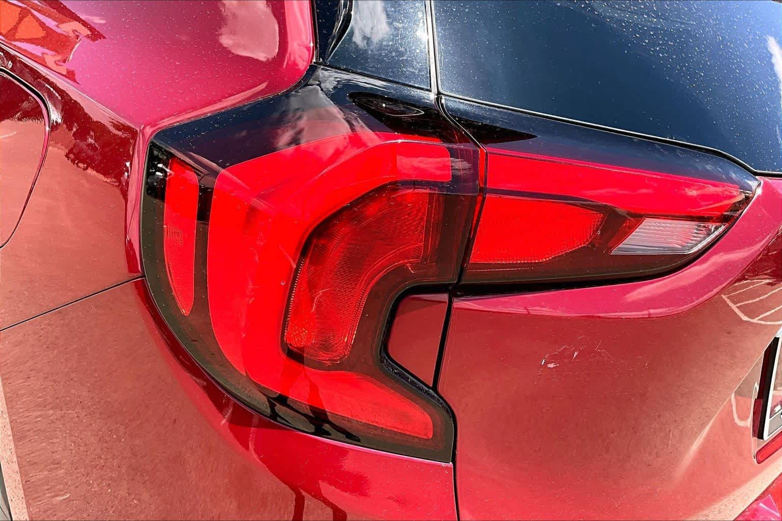 Used 2018 Red Quartz Tintcoat GMC SLT image 28