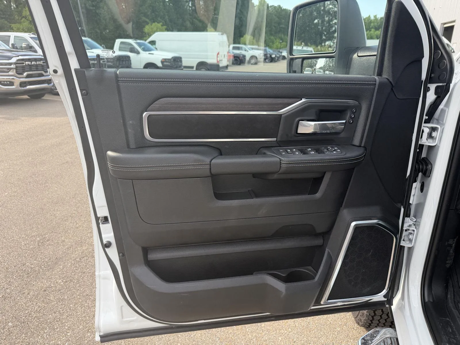 New 2026 Bright White Clear-Coat Exterior Paint RAM Laramie image 16
