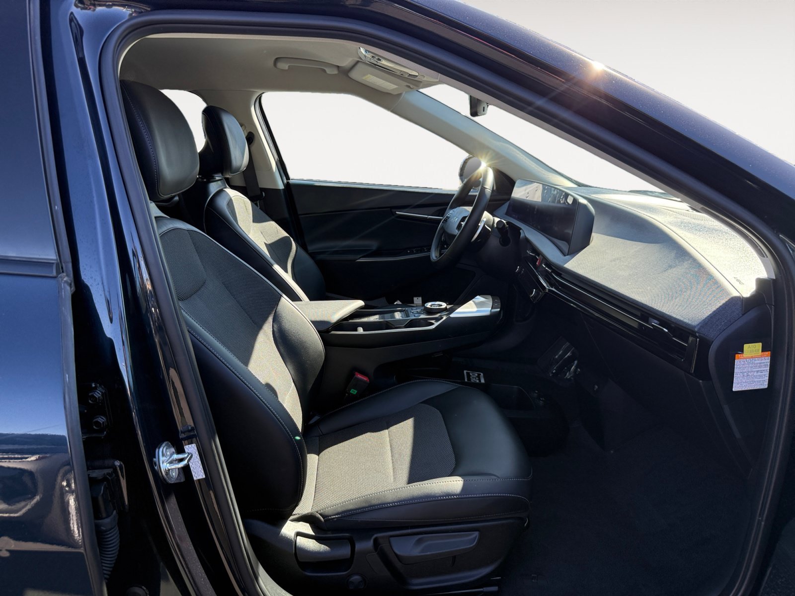 Used 2024 Blue Kia Light image 19