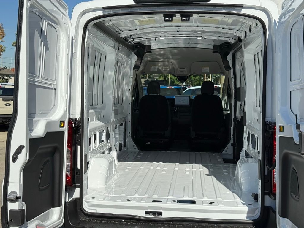 New 2026 Oxford White Ford Cargo Van image 15
