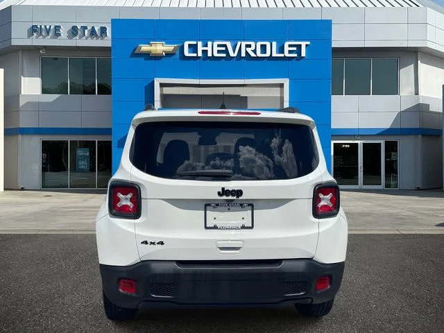 Used 2023 White Jeep Altitude image 5