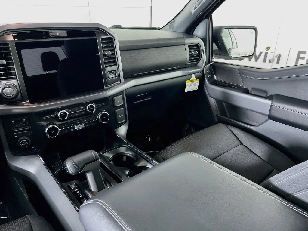 New 2026 Oxford White Ford XLT image 25
