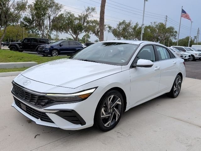 2025 Hyundai Elantra SEL - Photo 8