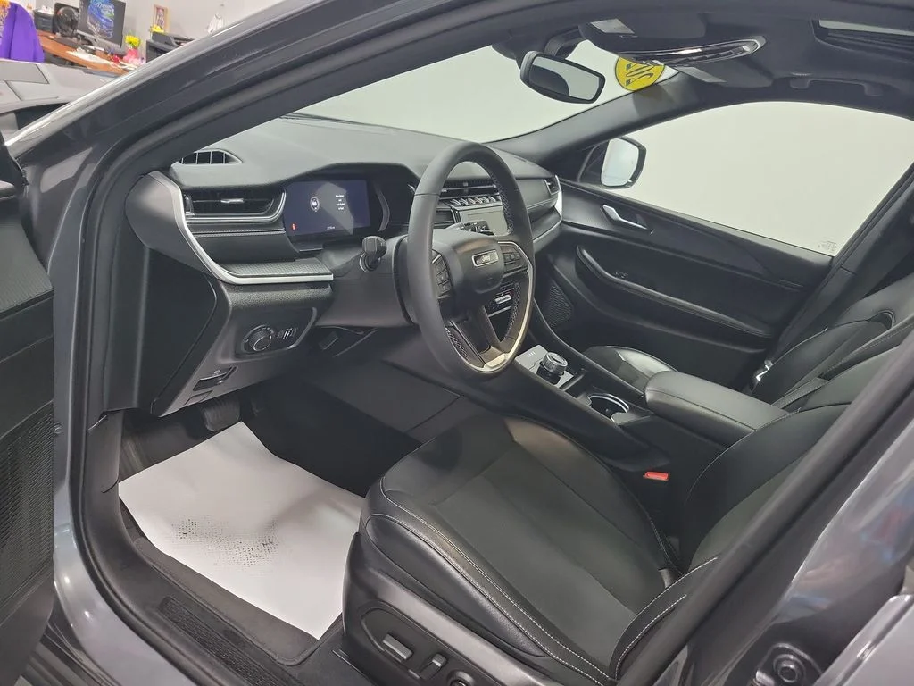Used 2024 Gray Jeep Altitude X image 38