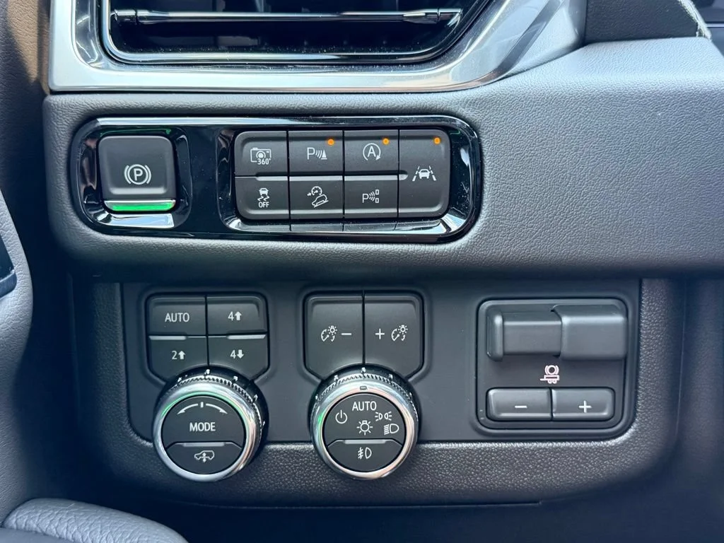 2026 GMC Yukon Denali - Photo 10