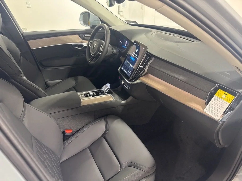 New 2026 Gray Metallic Volvo T8 Plus image 28