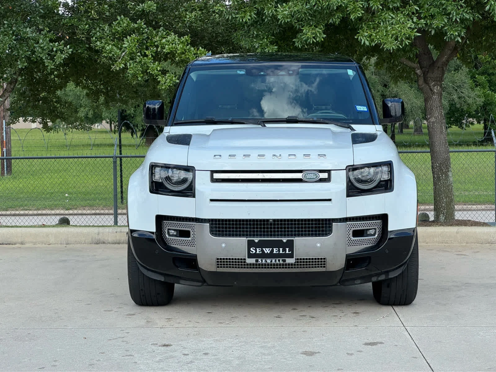 Used 2023 WHT Land Rover S image 2