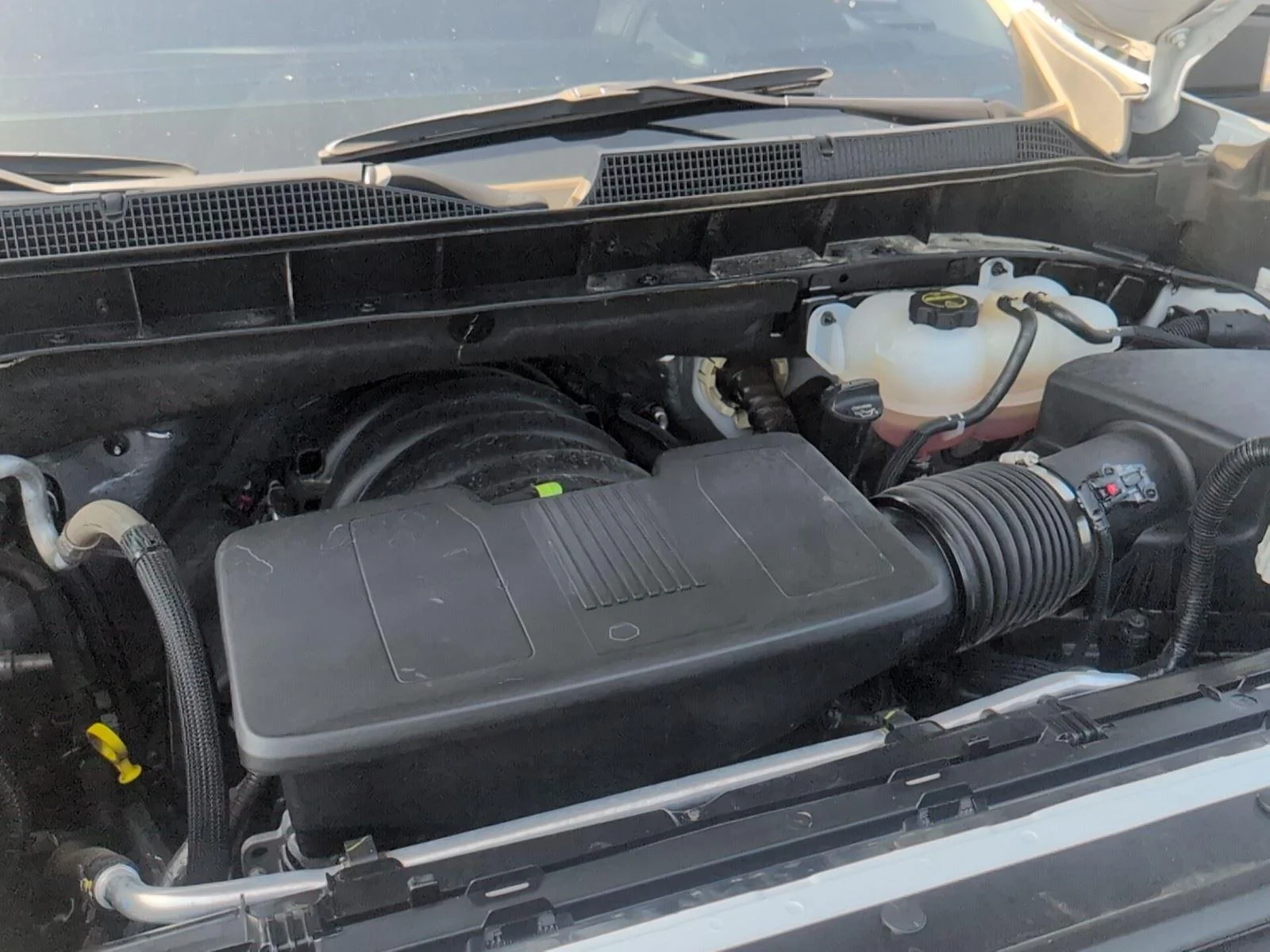 Used 2025 Summit White Chevrolet RST image 14