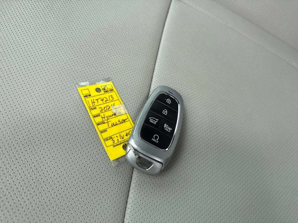Used 2024 Silver Hyundai SEL image 2